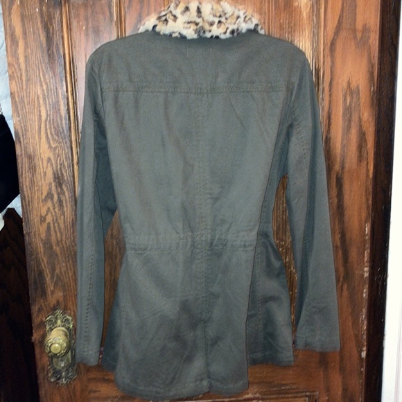 LOFT long green coat with leopard fuzz trim - Picture 5 of 6